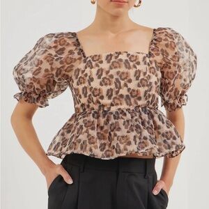 Leopard Print Puff Sleeve Top